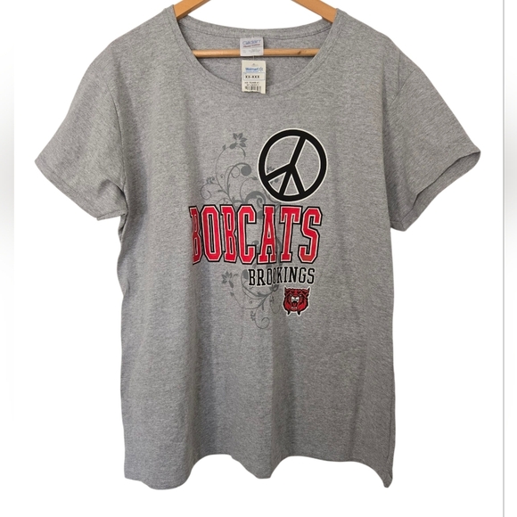 Gildan Tops - Gildan Gray Bobcats Peace Sign T-Shirt Size 2x